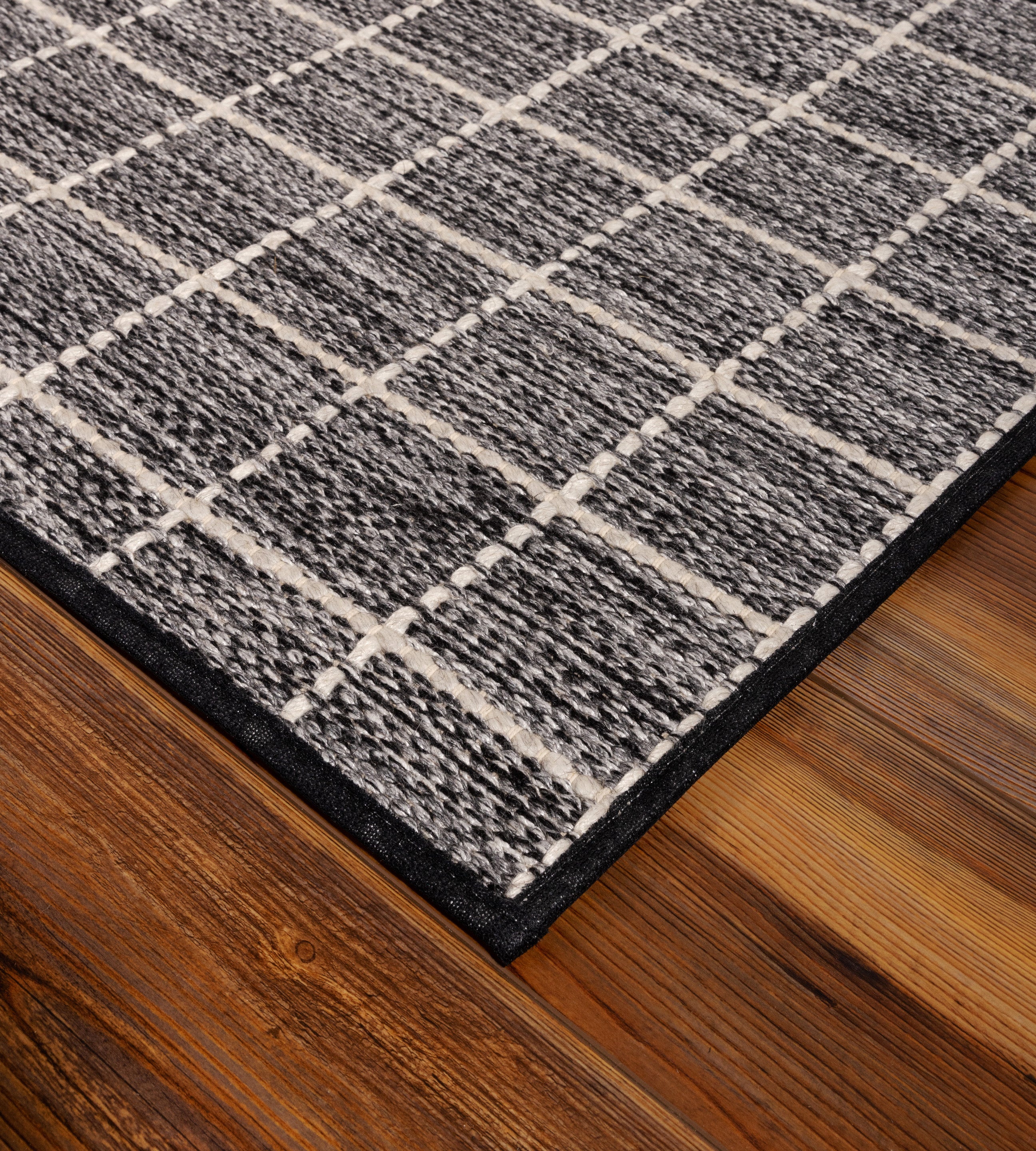 Oak Valley Tailored Square - Image 5