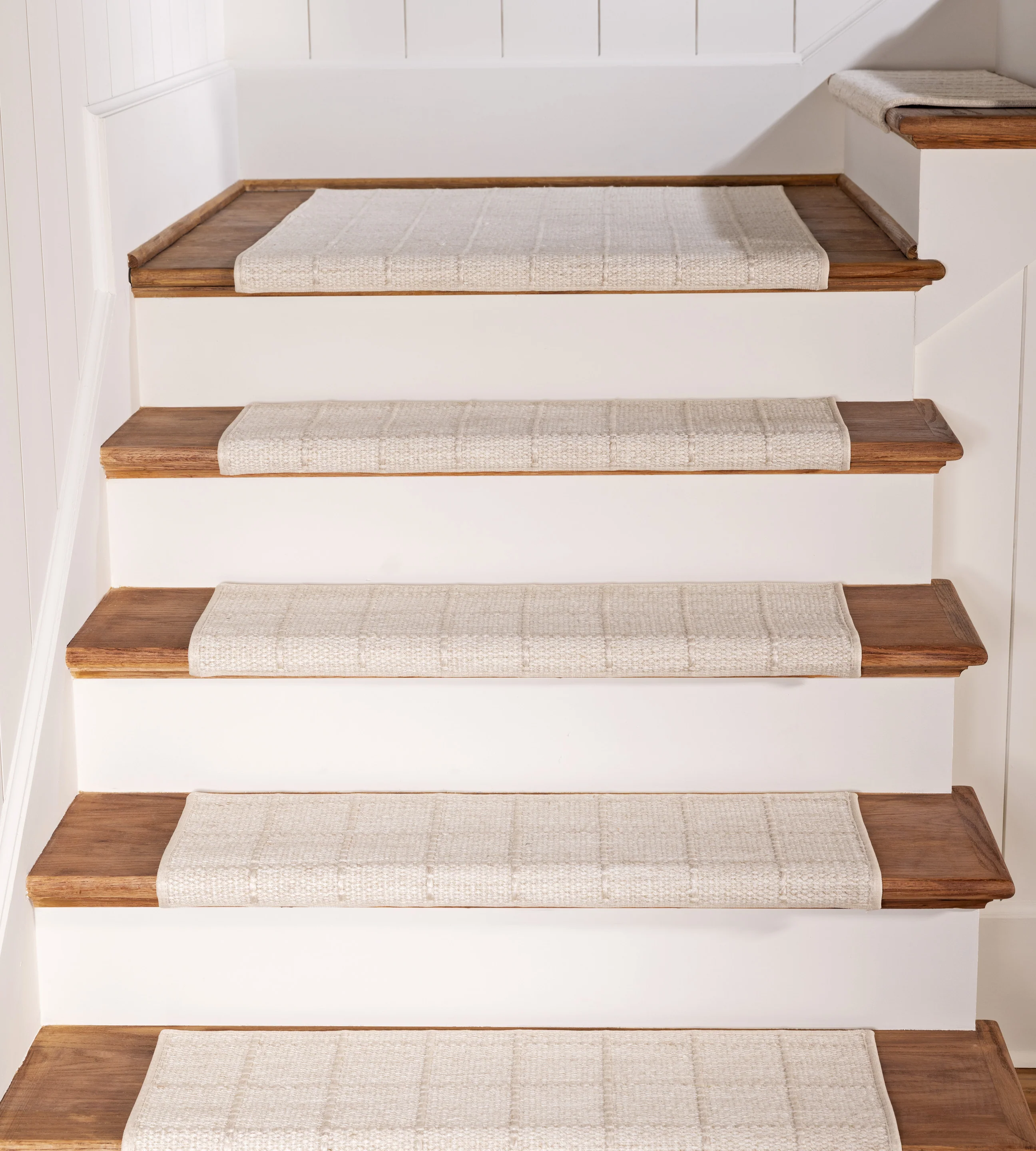 Oak Valley Tailored Square - Image 4